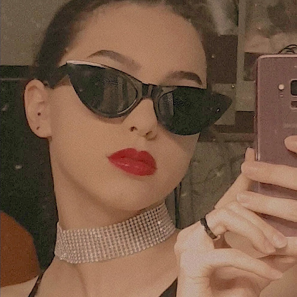 ✨ Modern Silver Rhinestone Choker - Picture 3 of 7